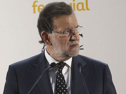 El presidente del Gobierno, Mariano Rajoy, durante su intervenci&oacute;n hoy en un almuerzo-coloquio del Foro ABC. EFE/Paco Campos