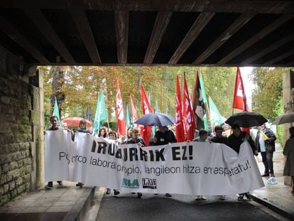 Manifestaci&oacute;n en Vitoria contra el acuerdo sobre la negociaci&oacute;n colectiva celebrada en septiembre de 2016.