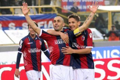 Los jugadores del Bolonia celebran uno de los goles de la temporada.