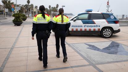 Imagen de archivo de una patrulla de agentes de los Mossos d'Esquadra.