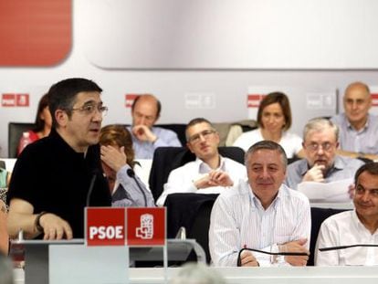 El lehendakari, Patxi López, interviene en el comité federal ante José Blanco y José Luis Rodríguez Zapatero
