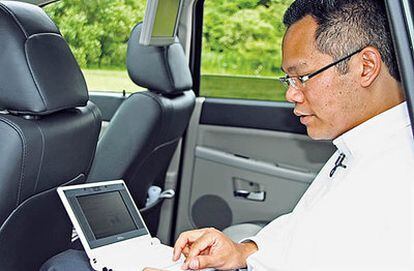 Keefe Leung, de Chrysler, afirma que Internet en los coches será seguro, pero otros discrepan
