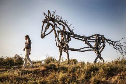 La escultura 'Horse', en Rincón de Ademuz (Valencia)