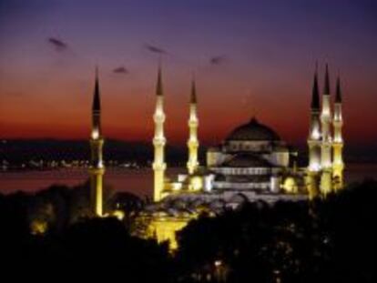 Vista nocturna de Estambul