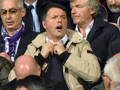 Matteo Renzi, durante el partido de la Fiorentina contra la Lazio el pasado 18 de abril. 