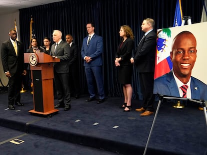 Matthew Olsen, fiscal auxiliar de Seguridad Nacional, durante la conferencia de prensa donde se dio la noticia, este martes en Miami.