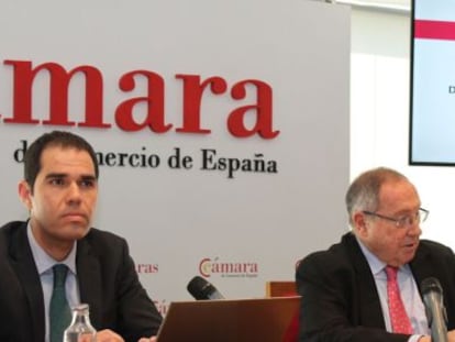 El director del servicio de estudios de la C&aacute;mara de Comercio de Espa&ntilde;a, Ra&uacute;l Minguez, y el presidente de la C&aacute;mara, Jos&eacute; Luis Bonet.