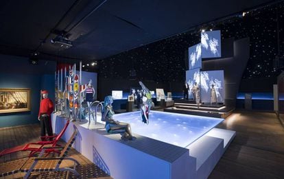 Imagen del espacio central de la exposición 'Ocean liners' en el Victoria & Albert Museum