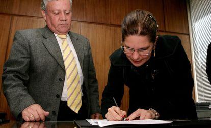 Fotograf&iacute;a cedida por la Alcald&iacute;a Mayor de Bogot&aacute; de la alcaldesa mayor de Bogot&aacute; encargada, Mar&iacute;a Mercedes Maldonado, durante la toma de posesi&oacute;n.