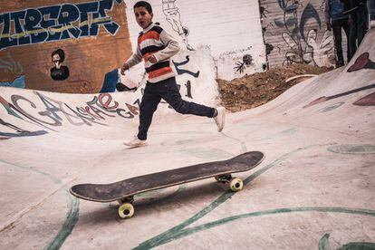 El 'skate' se hizo popular en Gaza gracias a un grupo italiano de patinadores con sede en Milán. Durante los últimos cuatro años organizaron el Freestyle Festival de Gaza, un proyecto que involucra 'skate', música y arte.