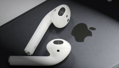 Airpods de Apple.