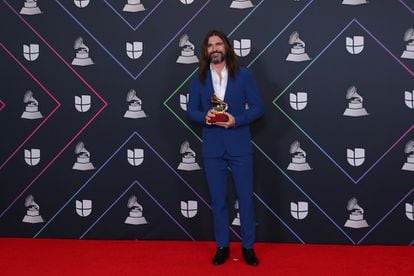 Uno de los más emocionados fue Juanes, que recibió el gramófono a mejor álbum pop rock por 'Origen'.