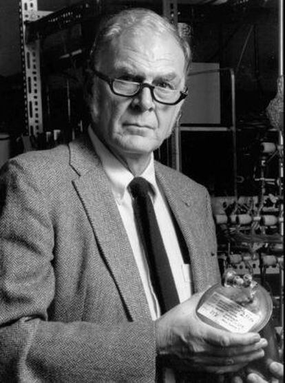 Frank Sherwood Rowland, premio Nobel de Química en 1995.