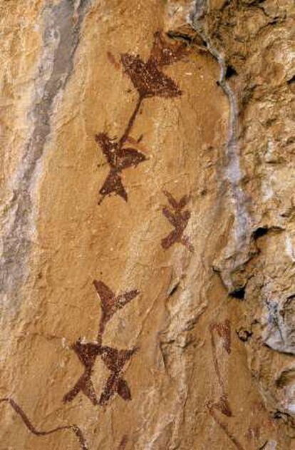 Pinturas rupestres en la cueva de los Letreros.
