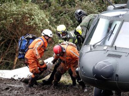 Seis personas, dos en estado grave, sobrevivieron a la tragedia gracias a que la aeronave no explotó