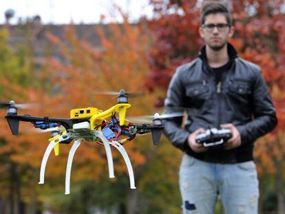 David Mayoral, de Erle Robotics, la firma que pondr&aacute; este a&ntilde;o en el mercado el primer drone vasco. 