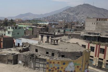 mágenes tomadas en el barrio Cinco Esquinas de Lima, donde está ambientada la última novela del Nobel Mario Vargas Llosa.