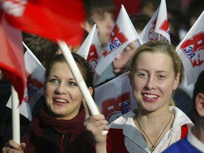 Jóvenes participantes en un mitin a favor de Putin, el pasado miércoles en Moscú.