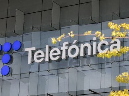 Logotipo de Telefónica en una de sus sedes.
