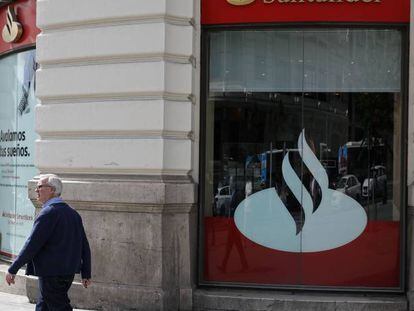 Santander, condenado a devolver más de 400.000 euros por falta de información en 'Valores Santander'
