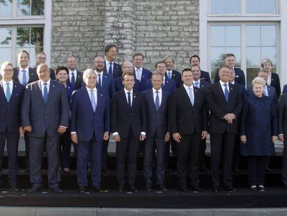Fotografia de família dels líders europeus a Tallin.