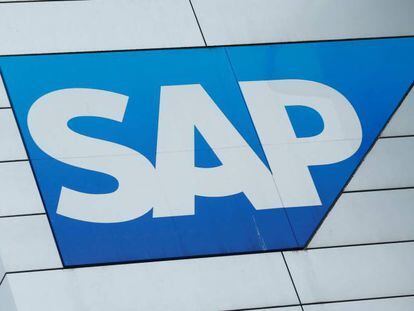 Logo de SAP en la sede central de la compañía en Walldorf (Alemania).