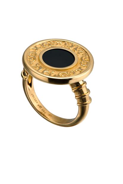Anillo "Alegría" en oro y ónice de Carrera & Carrera (1.950 euros).