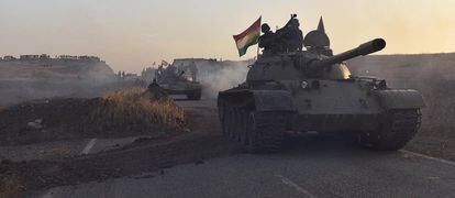 Carros de combates llegan a la zona de Bashiqa.
