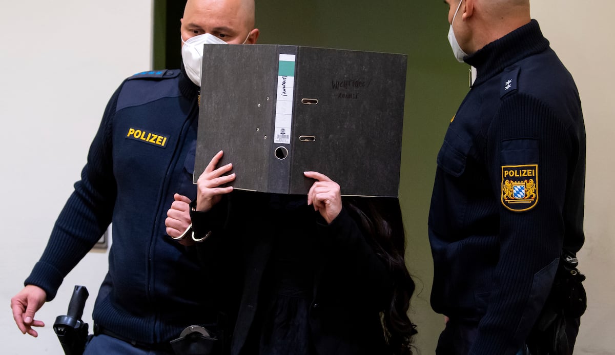Deutschland: Deutscher Dschihadist zu 10 Jahren Gefängnis verurteilt, weil er zugelassen hat, dass ein jesidisches Mädchen verdurstet |  International