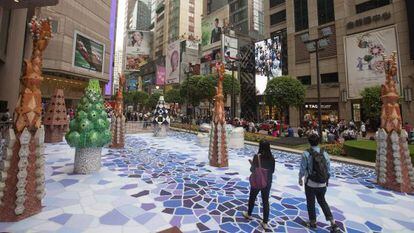 Las chimeneas recreadas de Gaud&iacute; que se pueden ver en la ciudad de Hong Kong.