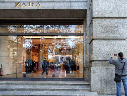 Nueva macrotienda de Zara en la plaza de Catalunya de Barcelona.