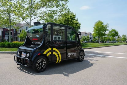 Los vehículos sin conductor de Optimus Ride funcionarán en una nueva urbanización para llevar a los vecinos a la estación de tren.