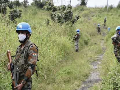 Fuerzas de paz de la ONU, el 22 de febrero de 2021 en el lugar donde fue asesinado el embajador italiano en la República Democrática del Congo.