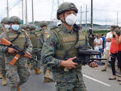 Los motines en las cárceles de Ecuador dejan decenas de muertos, en imágenes