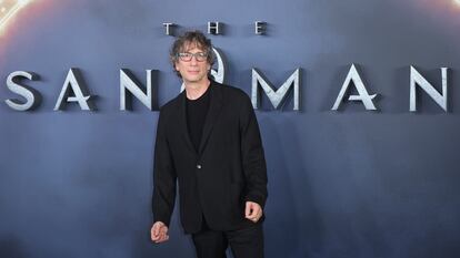 El autor inglés Neil Gaiman en la presentación de 'Sandman', este miércoles en Londres.