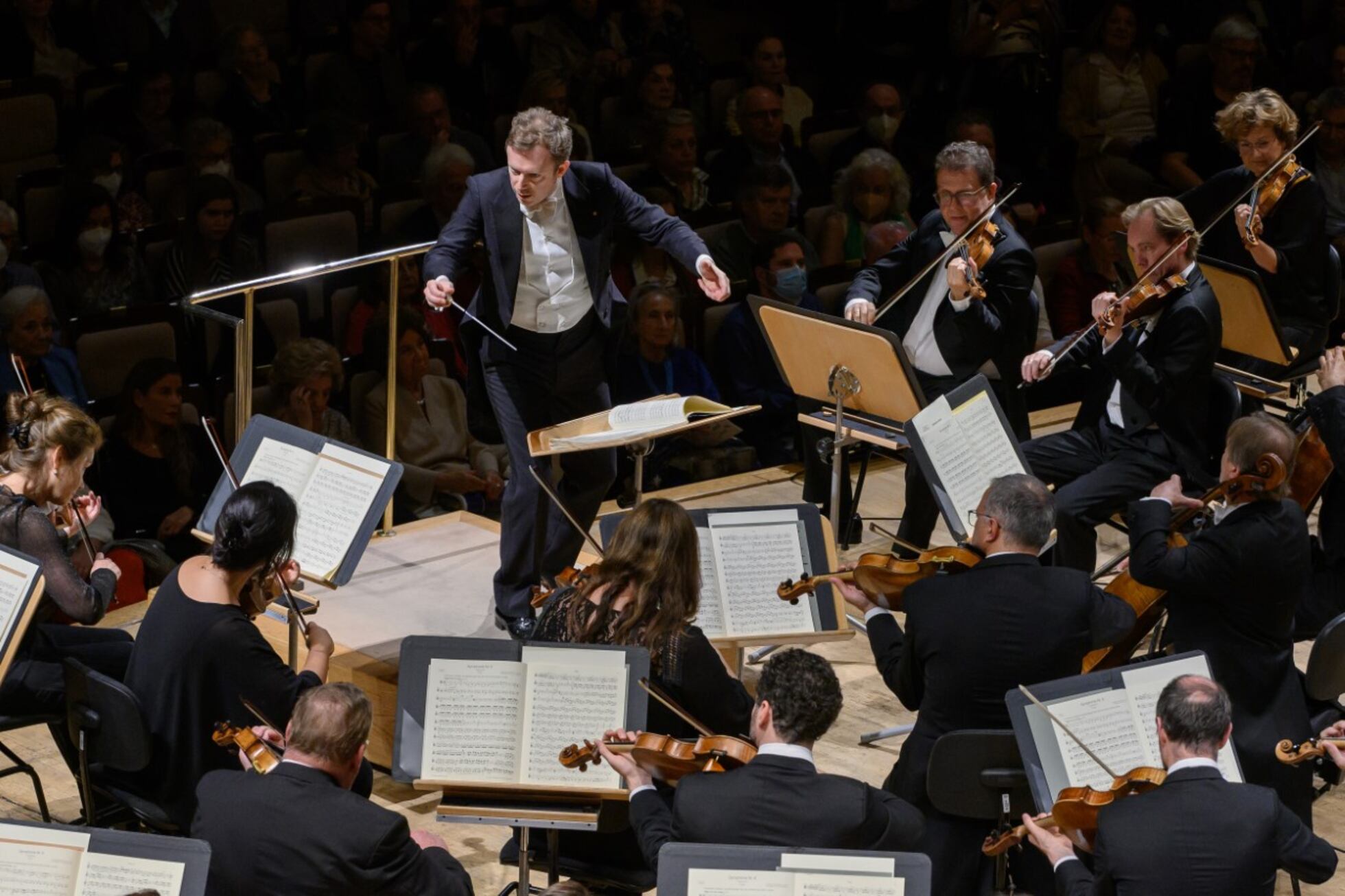 Mahler, Harding Y La Concertgebouw Orchestra Renuevan La Magia De ...