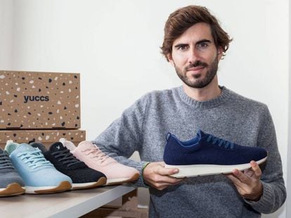 Pablo Mas, fundador y CEO de Yuccs, prepara el lanzamiento en 2020 de un calzado fabricado con un nuevo material sostenible.