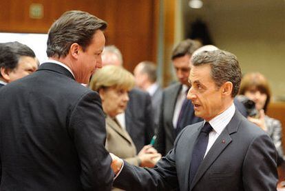 Sarkozy y Cameron, al inicio del Consejo europeo en Bruselas