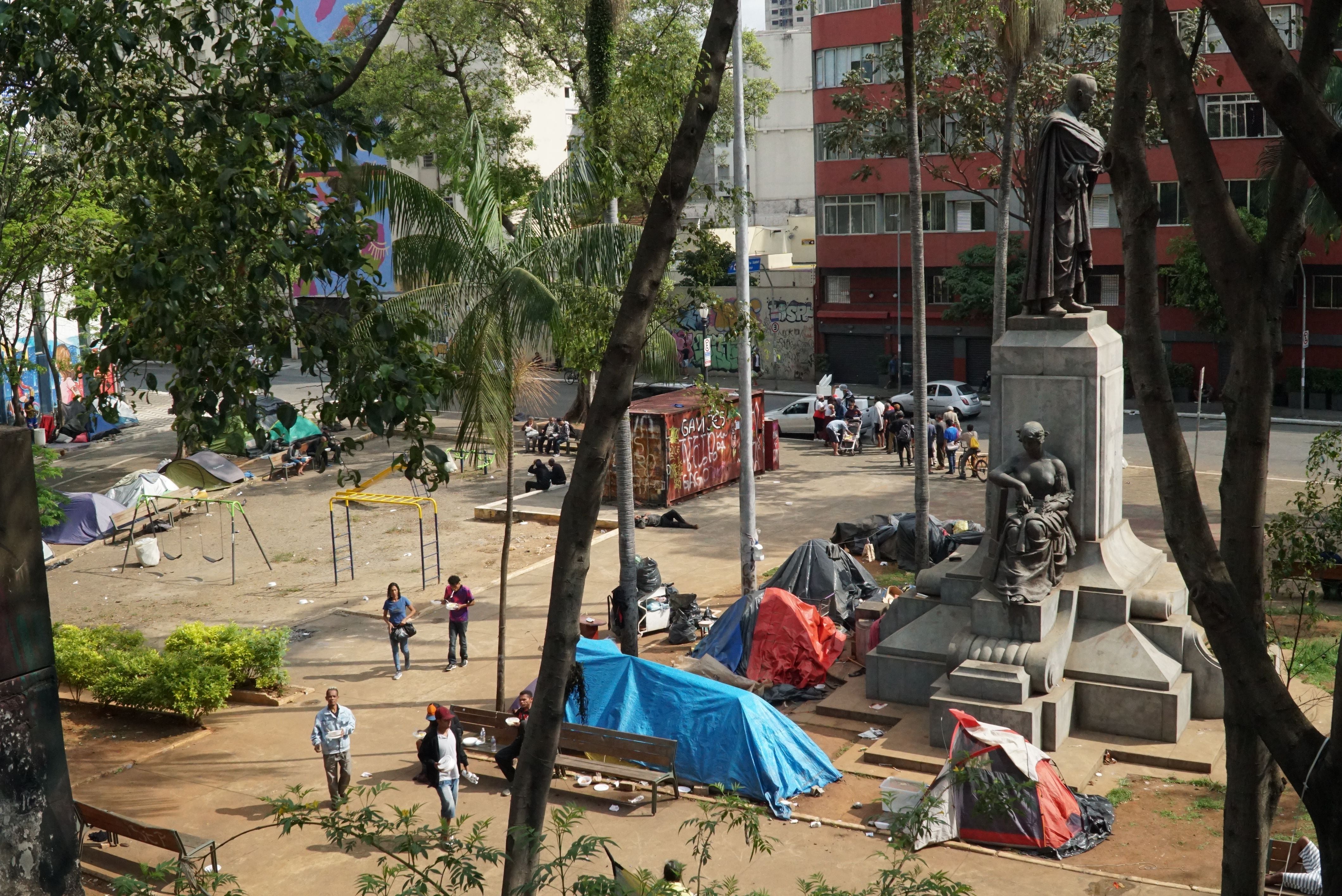 Personas que viven en la calle en el centro de Sao Paulo. Se calcula que ha aumentado un 30% durante la pandemia. 