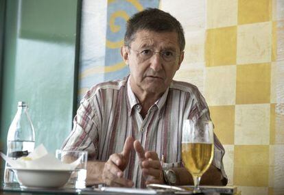 El director de cine Francesc Betriu, en un restaurante de Valencia el pasado 10 de octubre.