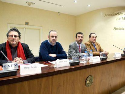 Algunos de  los observadores internacionales desplazados a Madrid para seguir el juicio al juez Garz&oacute;n.