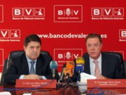 Jos&eacute; Luis Olivas, expresidente de Banco de Valencia, y Domingo Parra, exconsejero delegado.