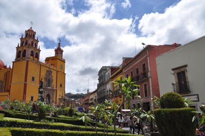 Basílica de Nuestra Señora de Guanajuato en la plaza de La Paz, en Guanajuato (México).