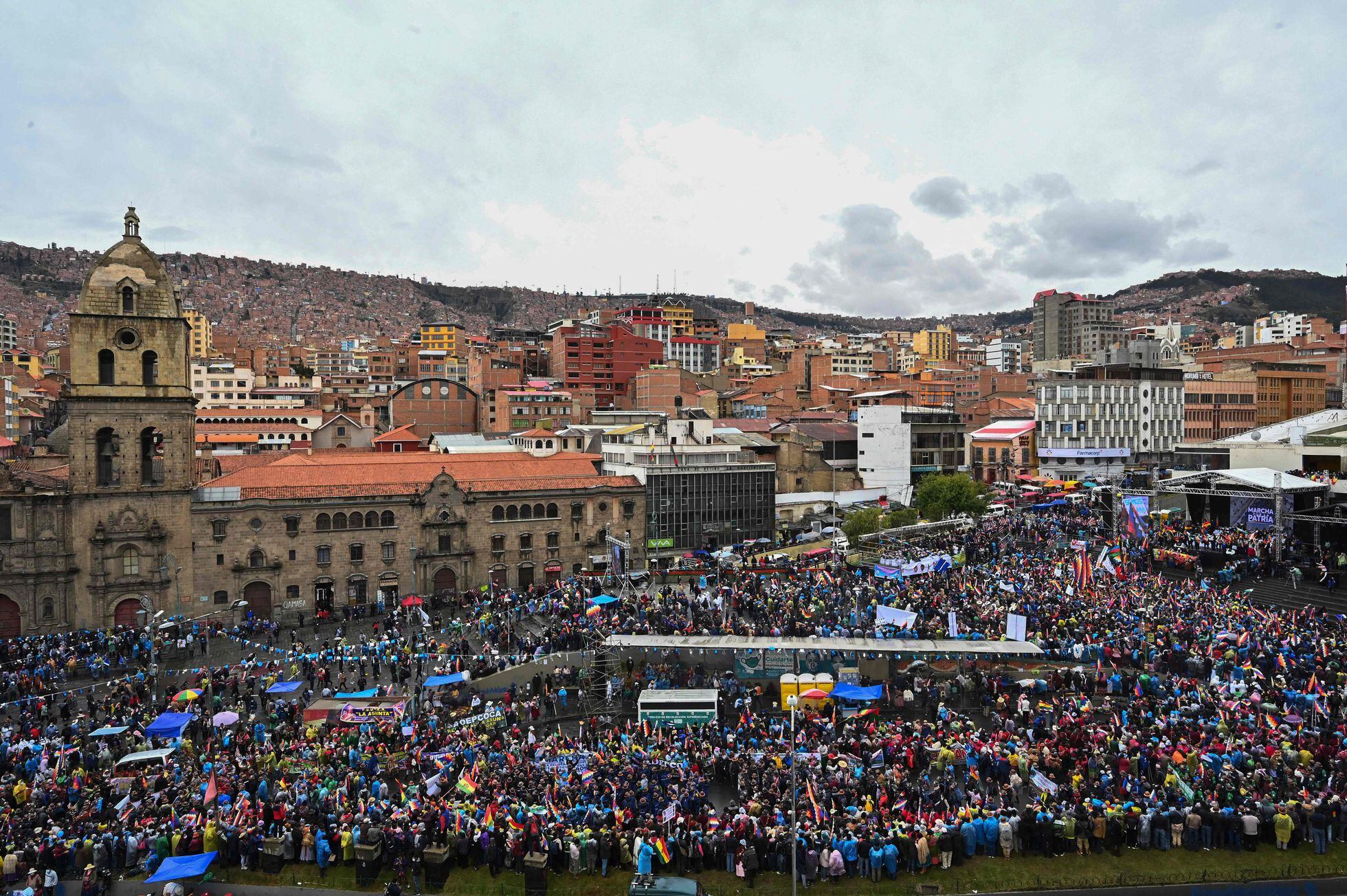 Concentración en la Paz de la marcha que ha encabezado Evo Morales, este lunes.