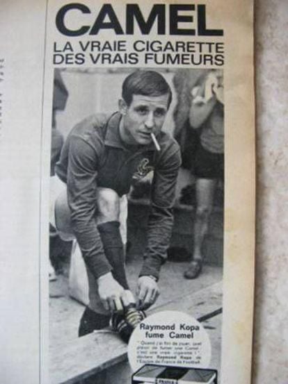 An advertisement for cigarettes with Kopa as the protagonist.