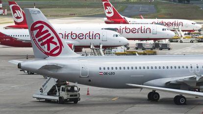 Un avi&oacute;n de Niki en el aeropuerto de Berl&iacute;n.