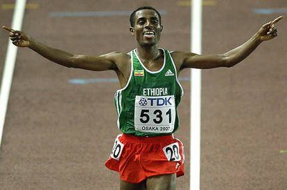 Bekele, instantes después de cruzar la línea de meta