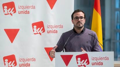 El hasta ahora ministro de Consumo, Alberto Garzón, interviene despidiéndose de la formación ya que abandona la primera línea política, durante una reunión de la Coordinadora Federal de IU, este viernes en Madrid.