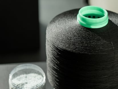 Hilo de poliéster reciclado.