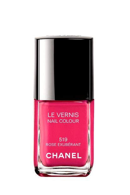 Un color icónico 

	Un color relacionado con Chanel y muy parecido dio la vuelta al mundo en noviembre de 1963. Jackie Kennedy lucía un traje de ese tono el día en el que su marido, John F. Kennedy, fue asesinado.

	Chanel Rouge Allure Velvet. Le Vernis 519, Rose exubérant. 23 €